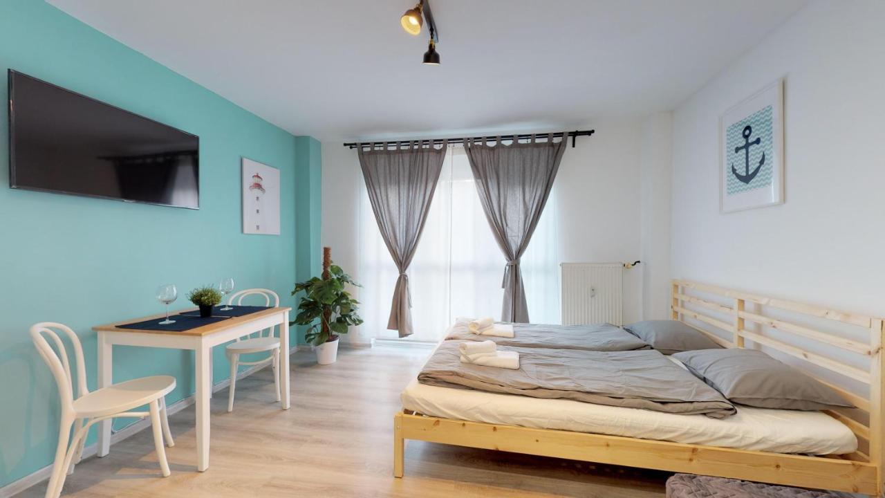Studio Steps From Nivy & Main Bus Station Bratislava Exterior foto